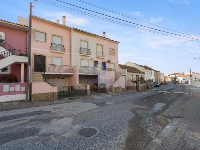 Moradia T3 com Vista Mar – Próxima da Praia da Consolação |. 194m² Atouguia Da Baleia