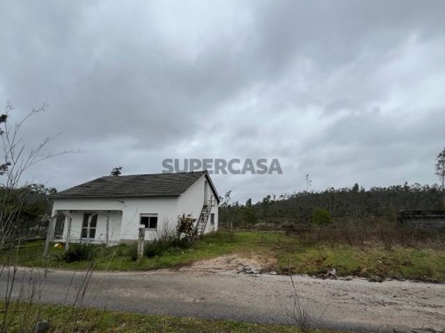 Moradia T3 com amplo terreno de 2.660 m² Rio de Couros, Ourém