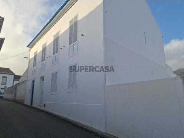 Moradia T3 com Amplo Quintal. Vila Franca do Campo