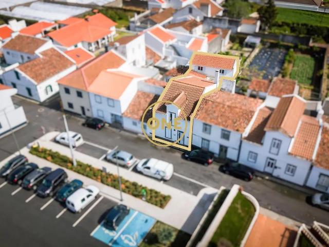 Moradia T3 com Anexo T2 e Quintal | Vila Franca do Campo