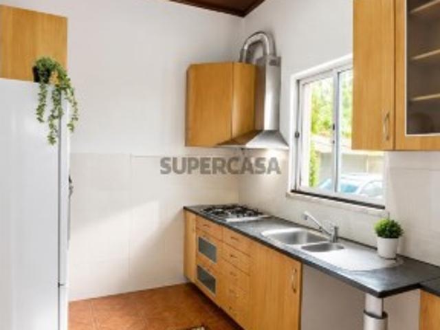 Moradia T3 com Barracão de 400 m² em Terreno de 1.400 m² | Vimieiro, Santa Comba Dão