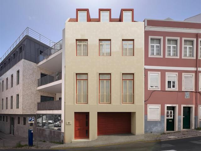 Moradia T3, com garagem no coração da cidade 160m² Campo de Ourique