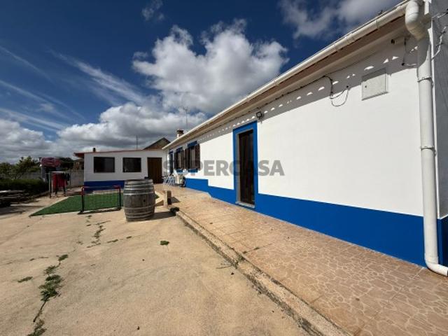 Moradia T3 com Garagem e Amplo Espaço Exterior Cercal do Alentejo