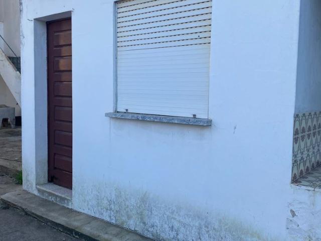 Moradia T3 com Garagem e Anexos