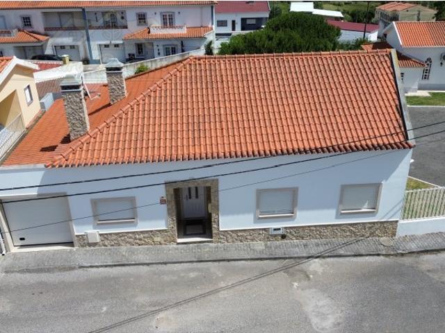 Moradia T3 com garagem e logradouro
