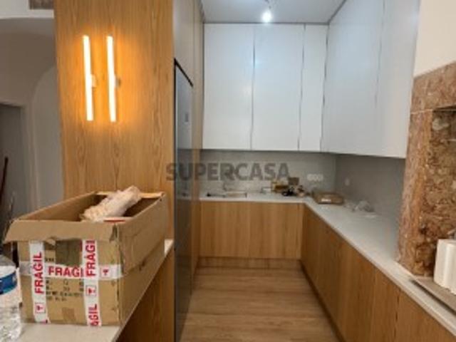 Moradia T3 com Garagem e Suite a venda na Maçã Sesimbra