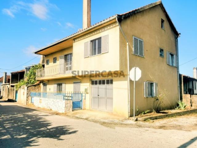 Moradia T3 com garagem e pronta a habitar