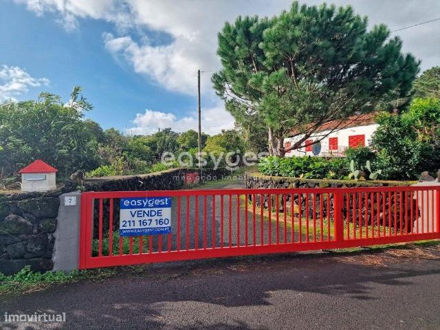 Moradia T3 com Garagem e Espao Exterior Santa Luzia, Ilha do Pico