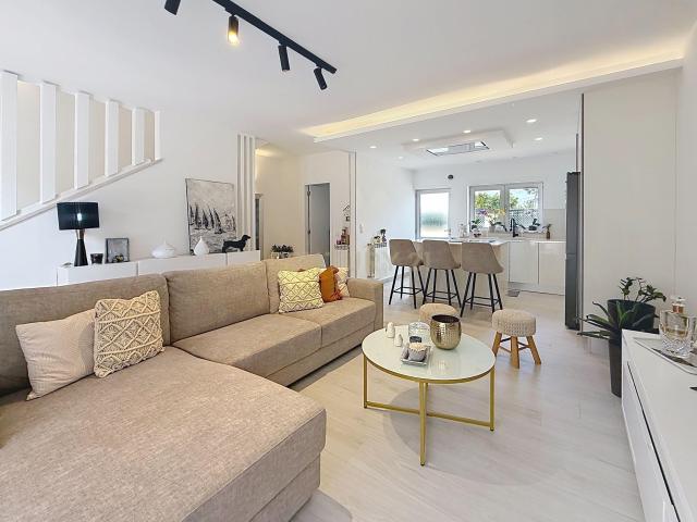 Moradia T3 com Garagem, Terraço Privativo, Churrasqueira, Piscina e Vista Mar | Nazaré