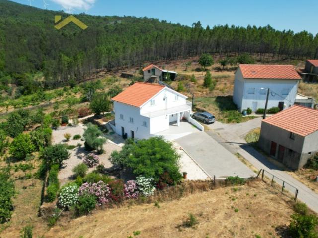 Moradia T3 com jardim e terraço
