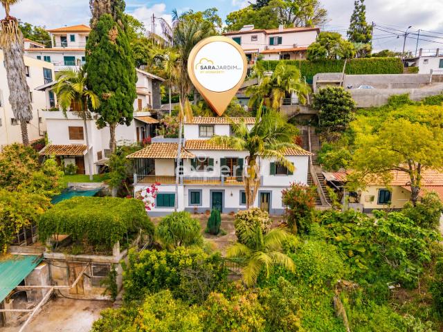Moradia T3 com jardim e anexo T1 à venda nos Barreiros, Madeira