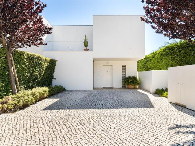 Moradia T3+1 com jardim e piscina aquecida 200m² Oeiras E São Julião Da Barra
