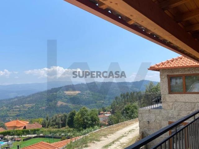 Moradia T3 com jardim e piscina para venda