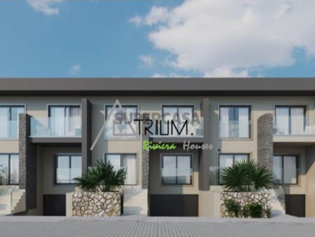 Moradia T3 com jardim privativo em condomínio fechado Parede, Cascais