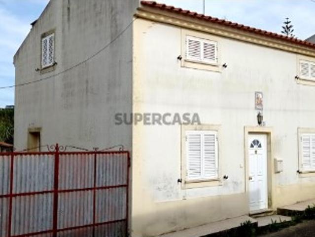 Moradia T3 com logradouro Excelente oportunidade perto das praias