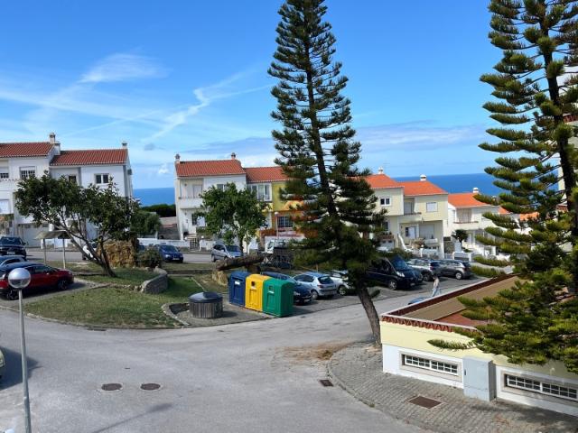 Moradia T3 com logradouro e garagem