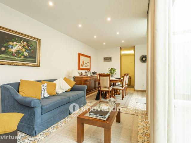 Moradia T3, com logradouro e garagem, em So Mamede de Infesta