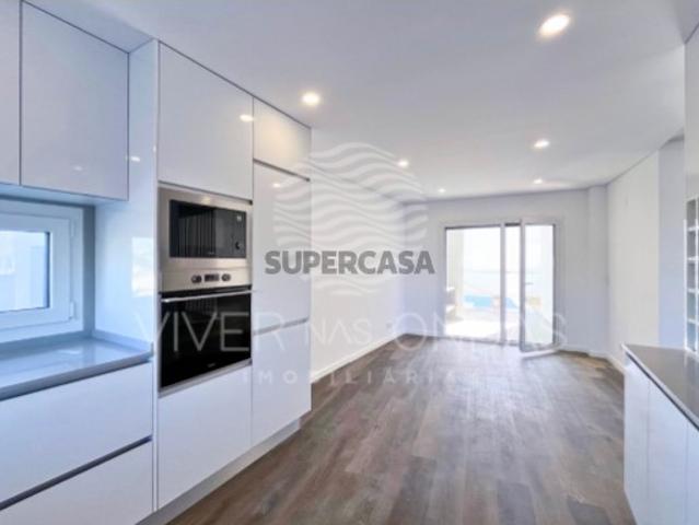 Moradia T3, com 3 suites e garagem, PRONTA A ESCRITURAR! Caparica