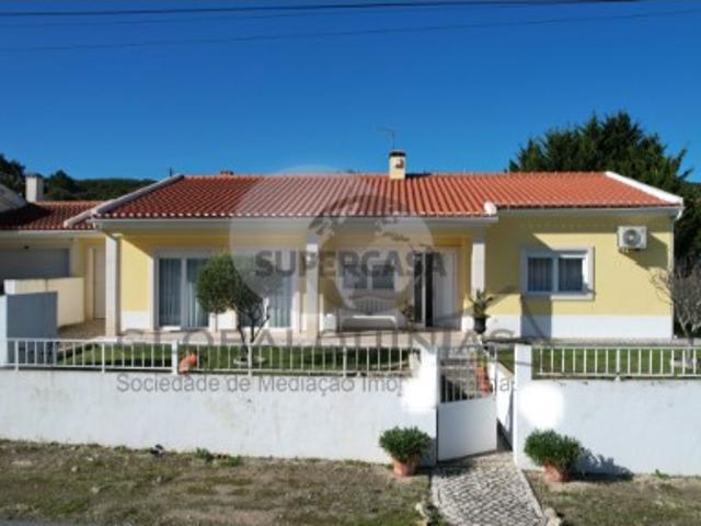 Moradia T3, com piscina a 5 min. de praias