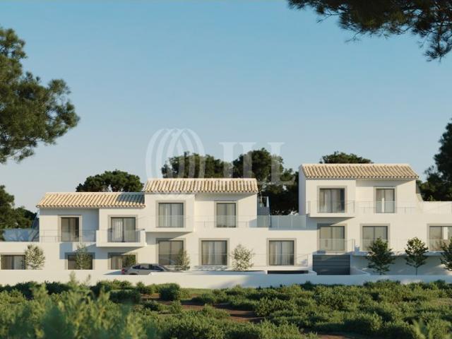 Moradia T3 com piscina e jardim, Almancil, Algarve