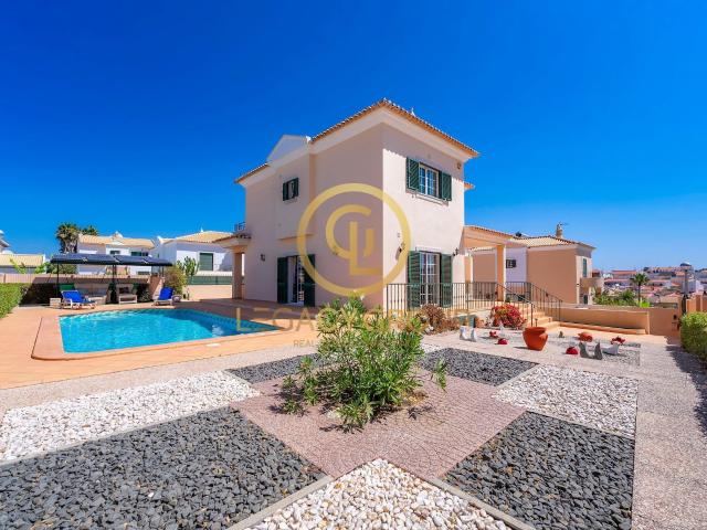 Moradia T3 com Piscina e Jardim em Alcantarilha