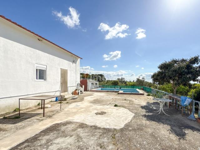 Moradia T3 c/ Piscina e Terreno, em São Facundo, Abrantes