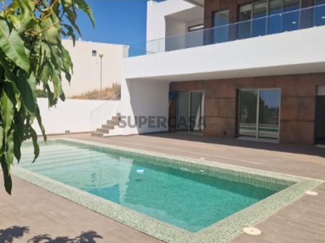 Moradia T3 com piscina e vista mar Mexilhoeira Grande, Portimão