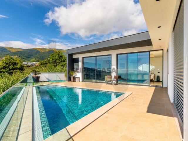 Moradia T3 com Piscina e Vista Mar | Arco da Calheta