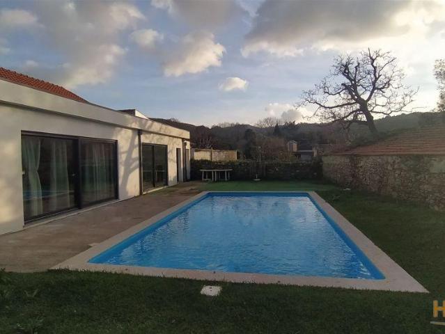 Moradia T3 com Piscina em Moledo | 26063673509