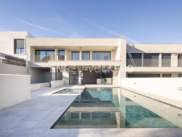Moradia T3 com Piscina em Barcarena