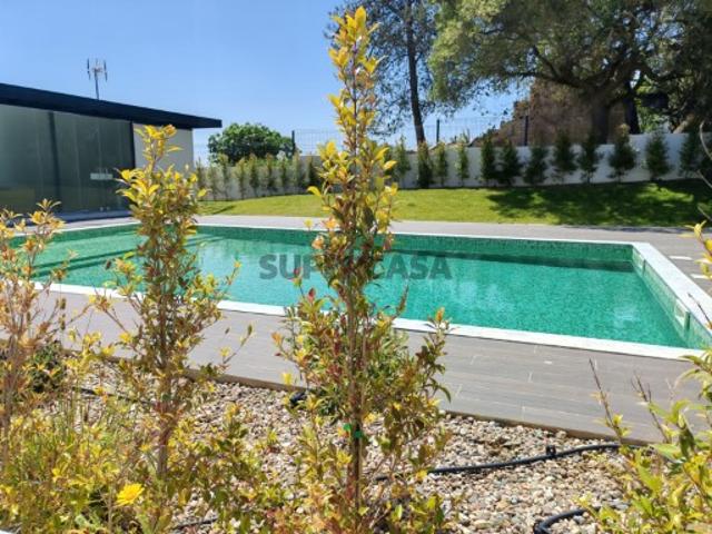 Moradia T3 com piscina em Condomínio Privado