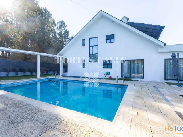 Moradia T3 com Piscina em Paredes | 26064063822