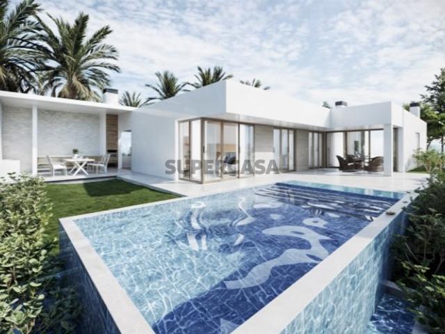 Moradia T3 com piscina em Sesimbra