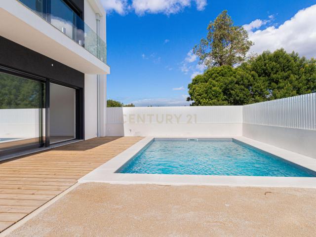 Moradia T3 com Piscina Garagem – Lagoa de Albufeira, Sesimbra 0651 06053
