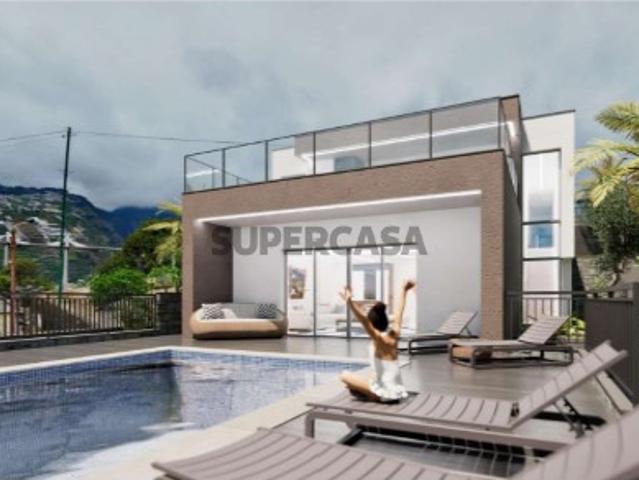 Moradia T3 com piscina panorâmica em São Martinho, Funchal