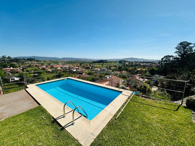 Moradia T3 com piscina para arrendamento em Perre Viana do Castelo