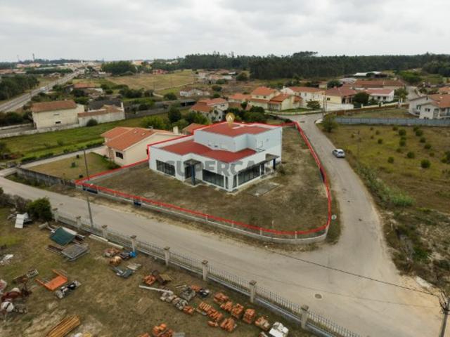 Moradia T3 com possibilidade de Negócio