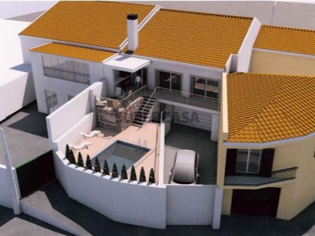 Moradia T3 com projeto aprovado, em São Pedro da Cadeira