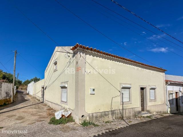 Moradia T3 com quintal, em rgea, Torres Novas