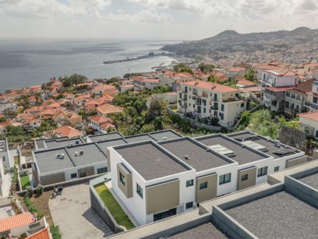 Moradia T3 Contemporânea com Piscina e Vista Oceano | Villas Faial | Santa Maria Maior, Funchal