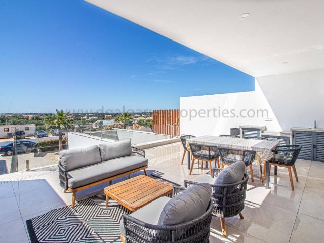 Moradia T3 Contemporânea à Venda em Almancil Piscina, Gara. 0m² Almancil