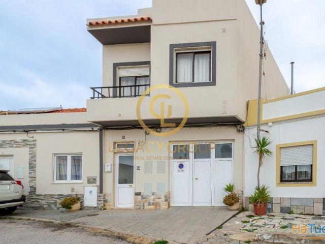 Moradia T3 Duplex + T2 com entrada independente | Terraço Amplo | Ideal para Habitação + Rendimento | Portimão | 26074066450