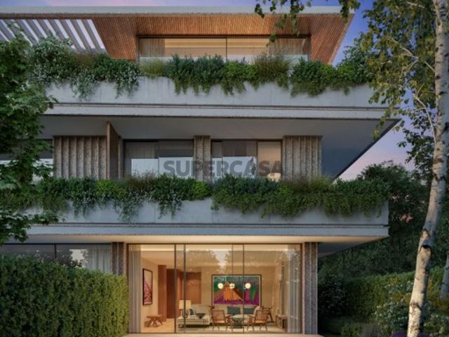 Moradia T3 duplex com piscina, em Nevogilde