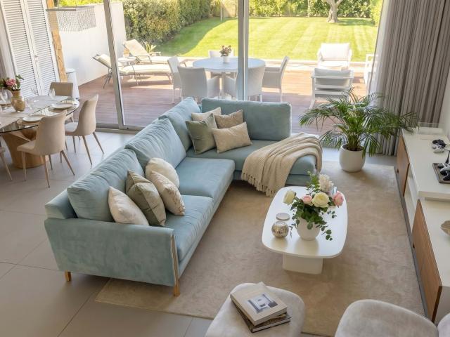 Moradia T3 Duplex com Piscina Privativa para Arrendamento — Correeira, Albufeira