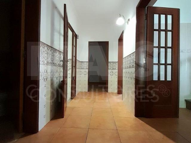 Moradia T3 Duplex com Terreno em Santiago do Cacm