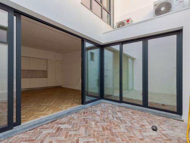 Moradia T3 duplex no centro histórico Setúbal