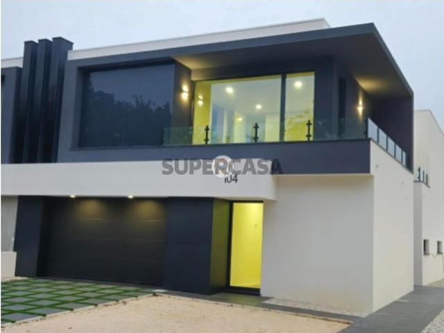 Moradia T3 de Construção Moderna em Aveiro