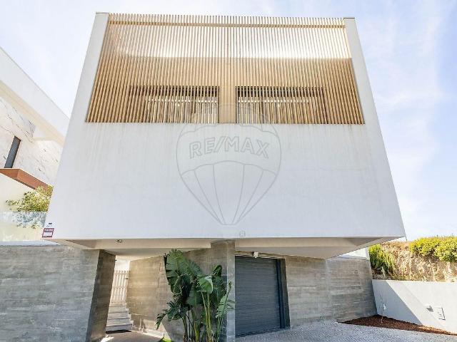 Moradia T3 de luxo à venda em Săo Joăo da Talha 229m² Loures