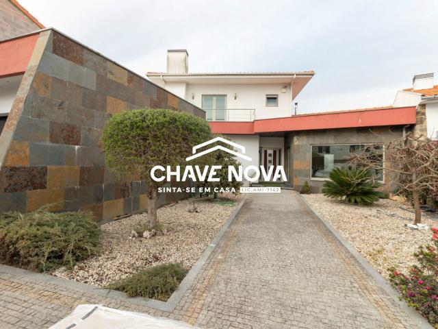 Moradia T3 de luxo em Escapães, Santa Maria da Feira