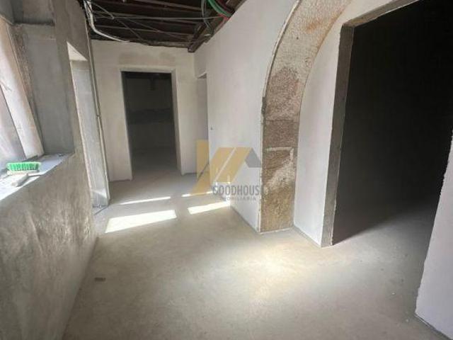 Moradia T3 de 3 frentes | 26064070634